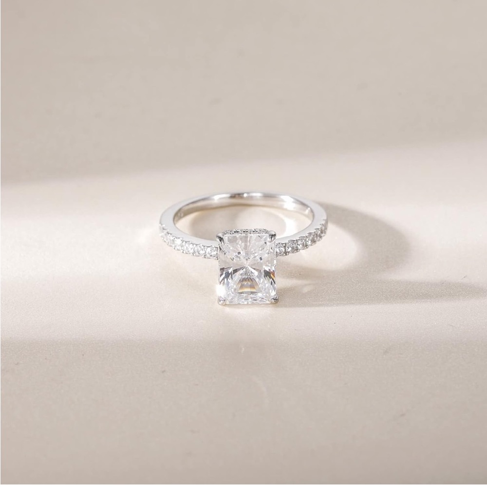 Elegant Silver Diamond Ring Radiant Cut Wedding ring Promise ring Engagment ring